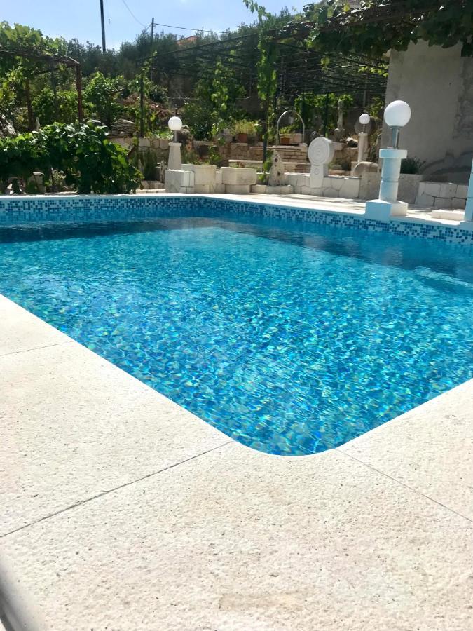 Apartman Ivan โตรกีร์ ภายนอก รูปภาพ