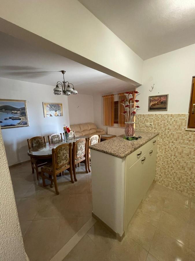 Apartman Ivan โตรกีร์ ภายนอก รูปภาพ